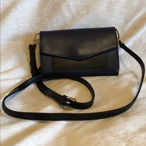Vera Bradley Ultimate Crossbody in Navy leather